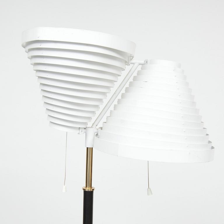 LATTIAVALAISIN, A810, Alvar Aalto, Valaisinpaja. 1980-luku.
