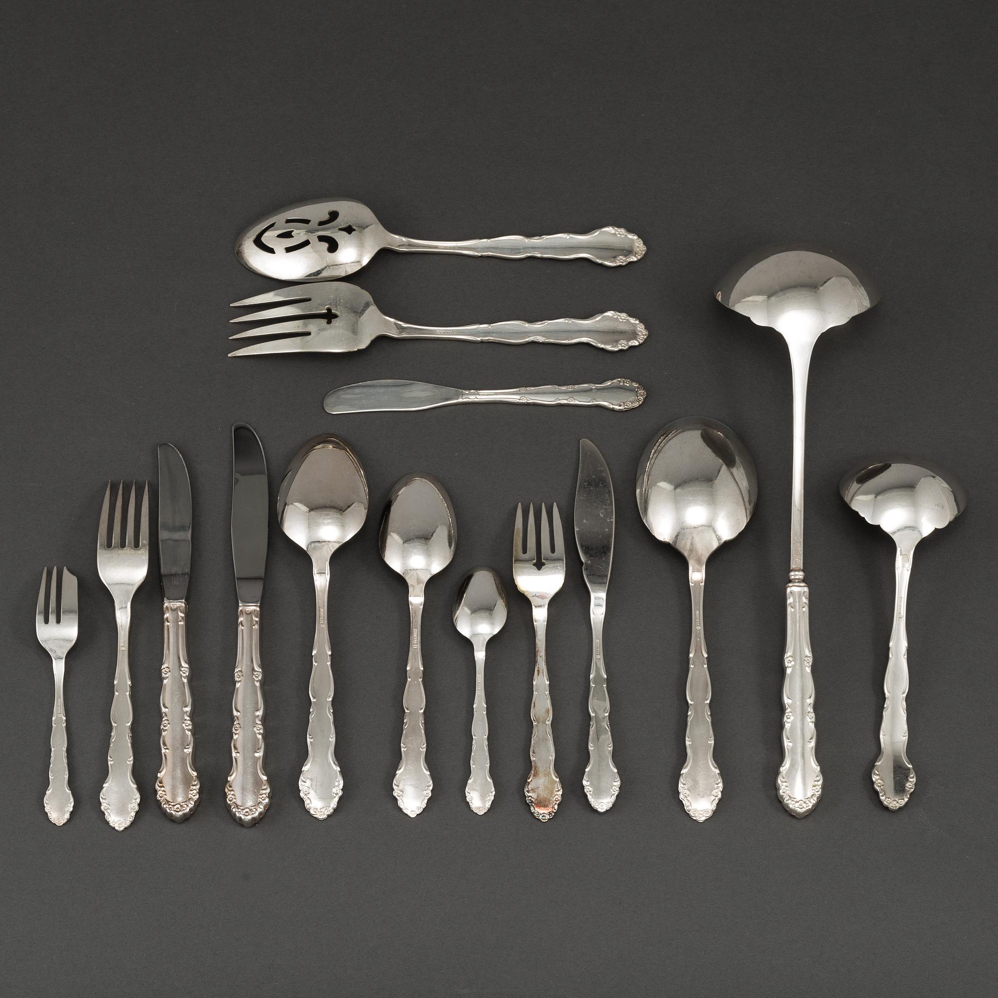 BESTICKSCHATULL, med bestickservis 124 delar, nysilver, Storbritannien.