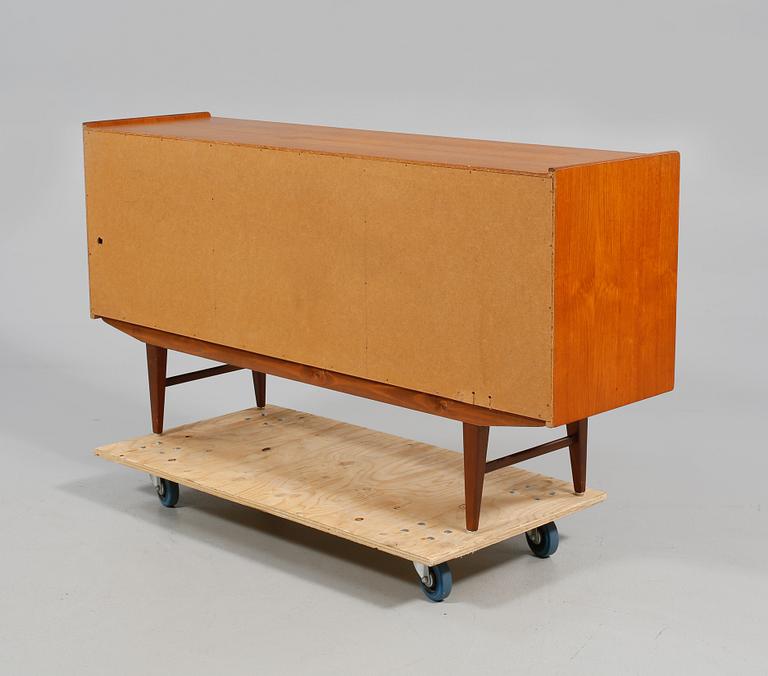 SIDEBOARD, 1900-talets mitt.