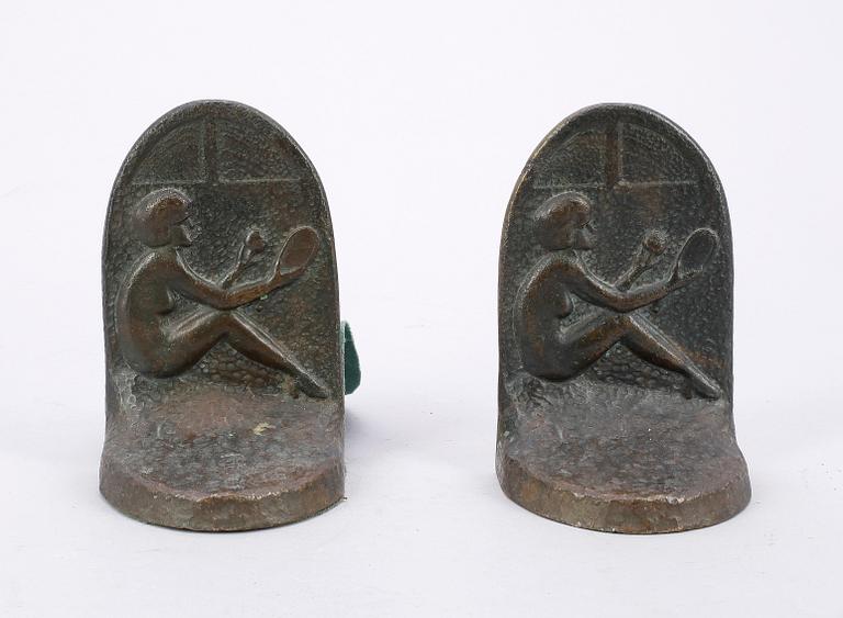 BOKSTÖD, ett par, brons, sign CL, 1900-talets början.