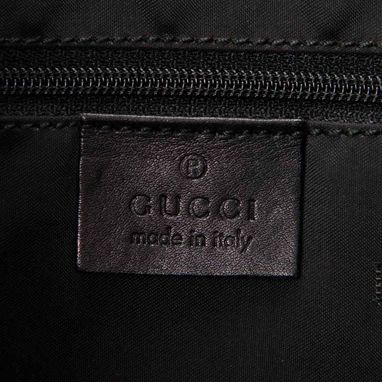 GUCCI, OLKALAUKKU.