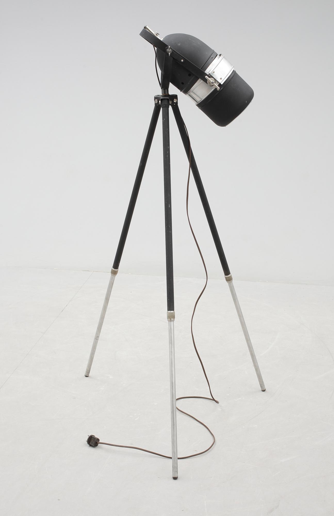 GOLVLAMPA, industri, 1900-talets slut.