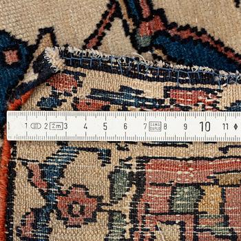 An antique Feraghan carpet, ca 294 x 201 cm.