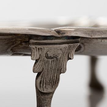 Serving dish, silver, 18th century, indistinct mark.
