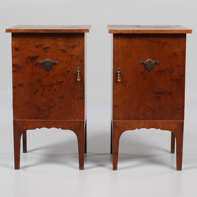 POTTSKÅP, ett par, 1930-tal.