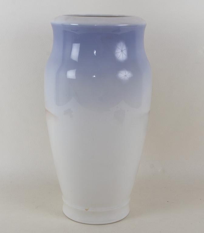 URNA, porslin. Royal Copenhagen.