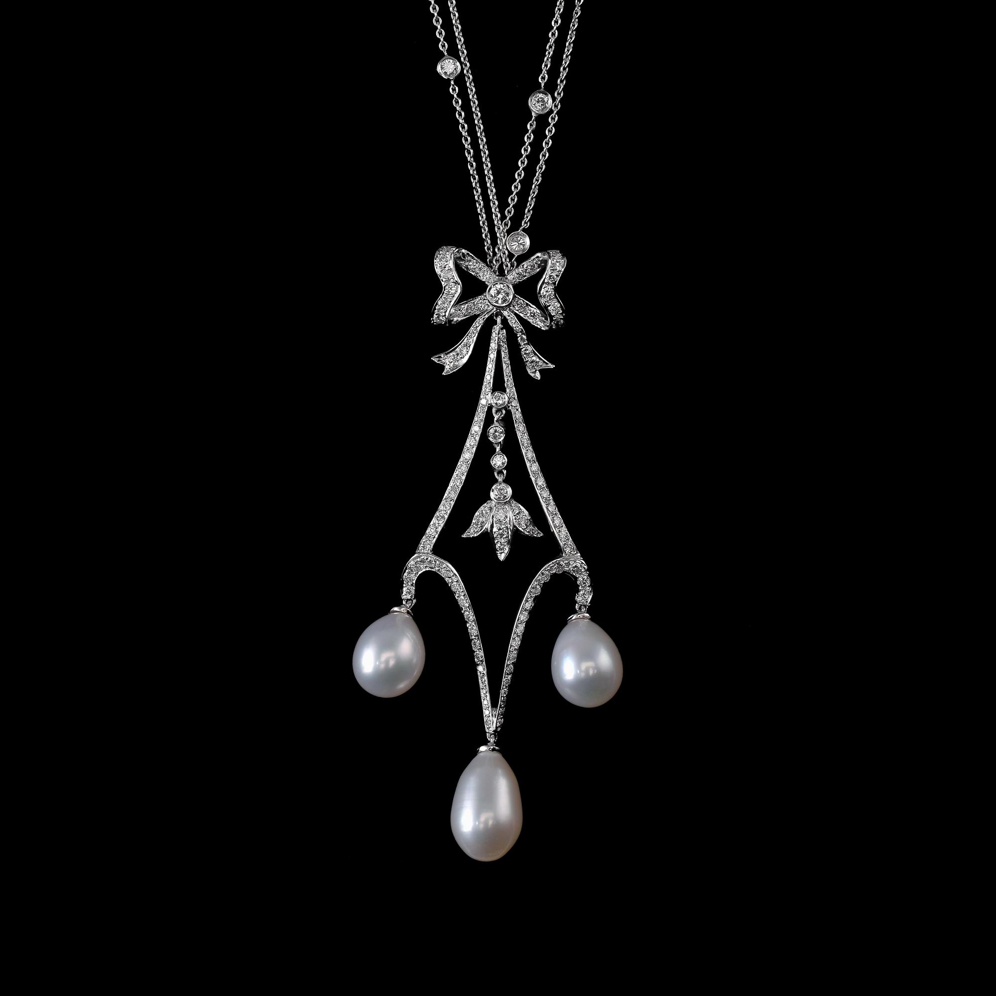 A NECKLACE, brilliant cut diamonds c. 1.85 ct. Cultivated pearls. 18K white gold. Weight 12,7 g.