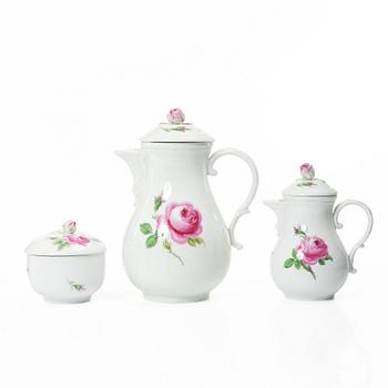 Meissen, Tea and coffee service, approx. 93 pieces, porcelain, “Meissen Rose” (Rote Rose/Meissener Rose).