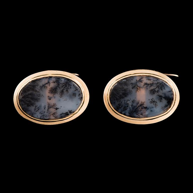 A PAIR OF CUFFLINKS, moss agate, 14K gold. Wilhelm Petterson, Turku Finland 1870-1902.