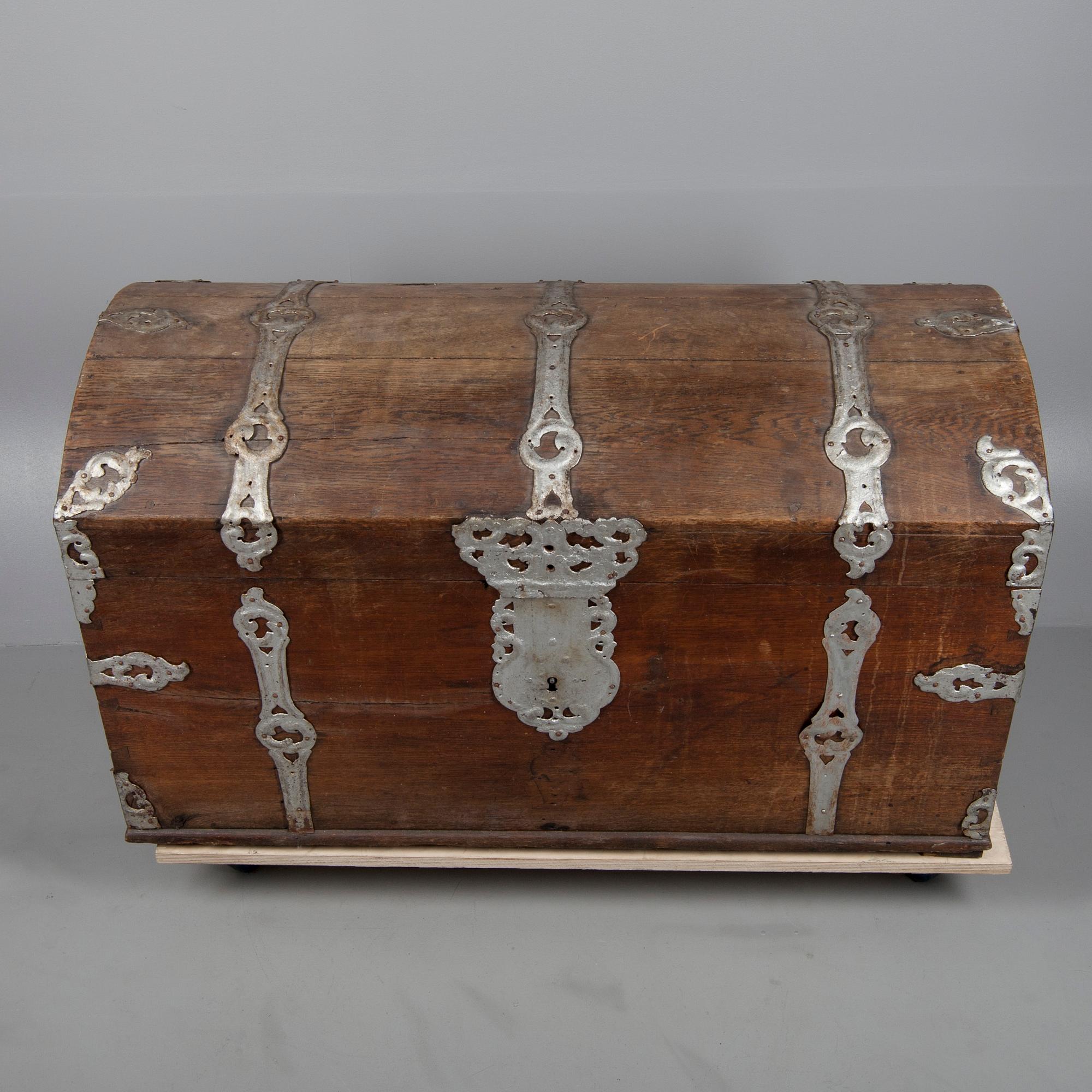 ARKKU, tammea, barokki, 1700-luku.