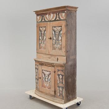 SKÄNKSKÅP, bär datering 1744.