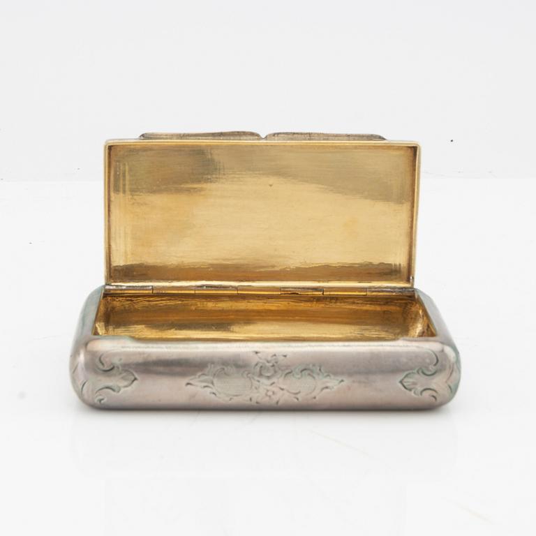 A Swedish 19th century silver and gilded snuffbox Stockholm 1862, weight 403 grams.