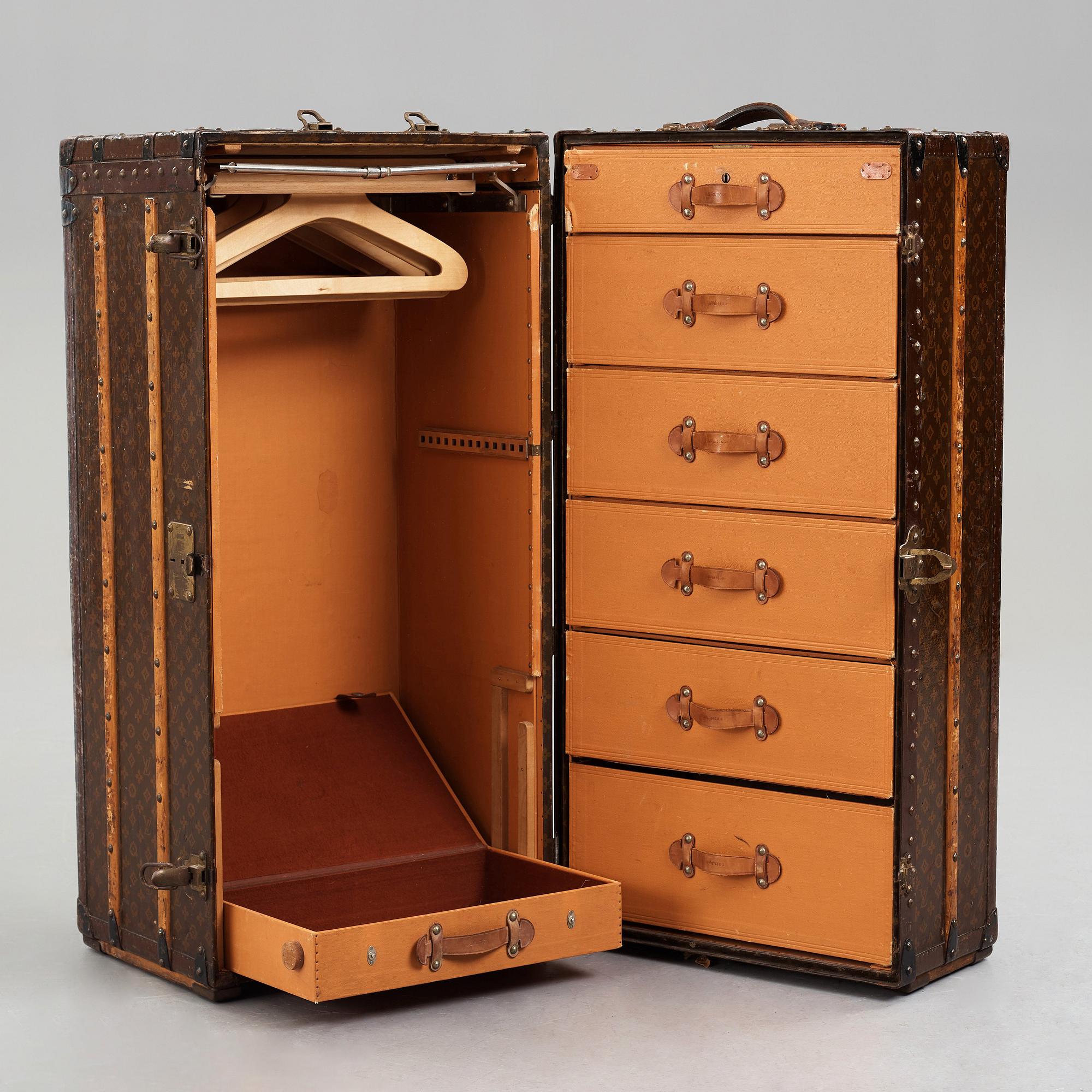Louis Vuitton, KOFFERT/RESEGARDEROB, Louis Vuitton, tidigt 1900-tal.
