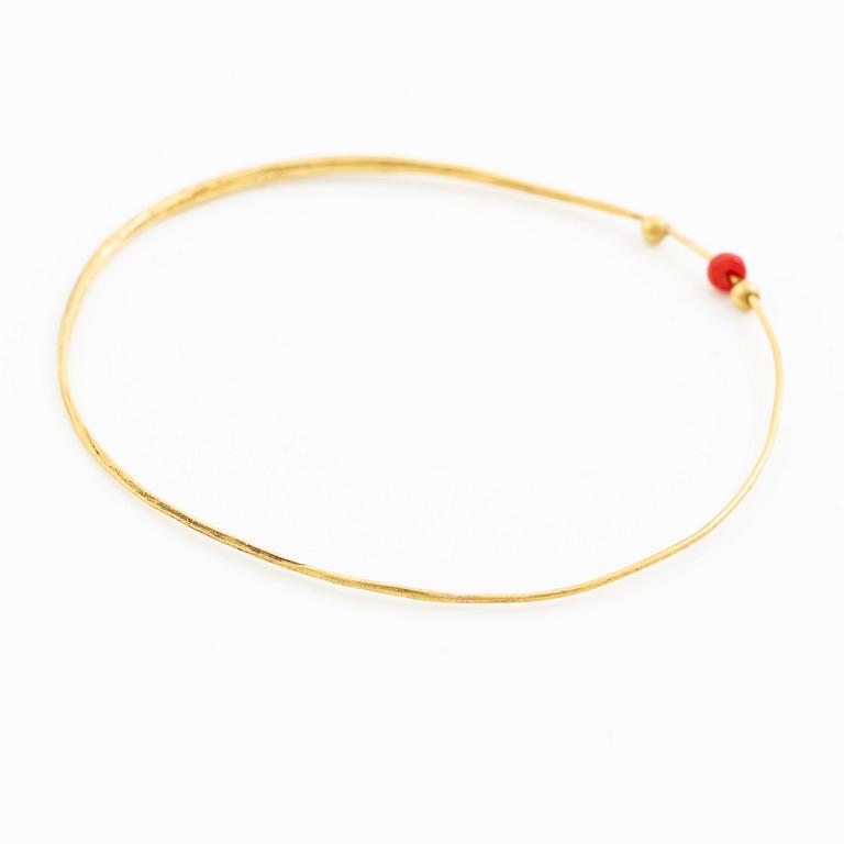 PA Lundahl-Terrs, en collier och ett armband 18K guld, Växjö 1972.