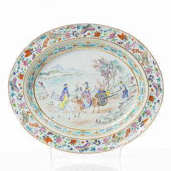 A Chinese famille rose Canton dish, Qing dynasty, 19th century.