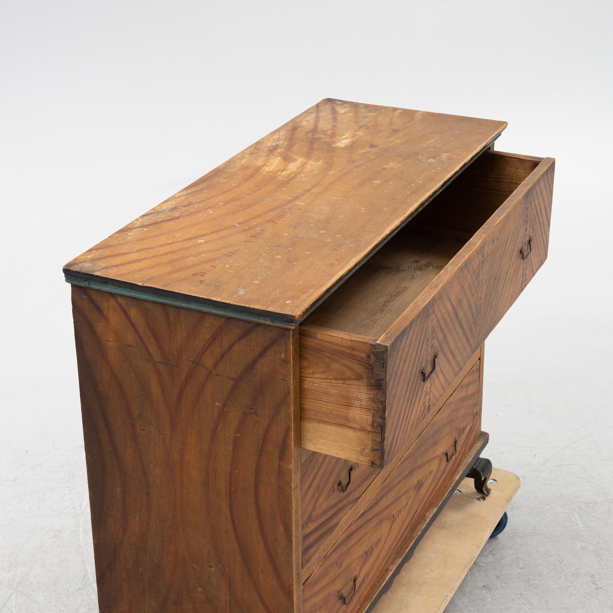 A late 19th century chest of drawers.