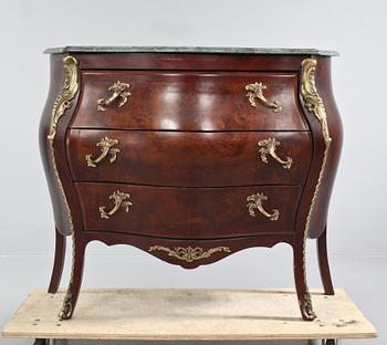 BYRÅ, rokokostil, 1900/2000-tal.