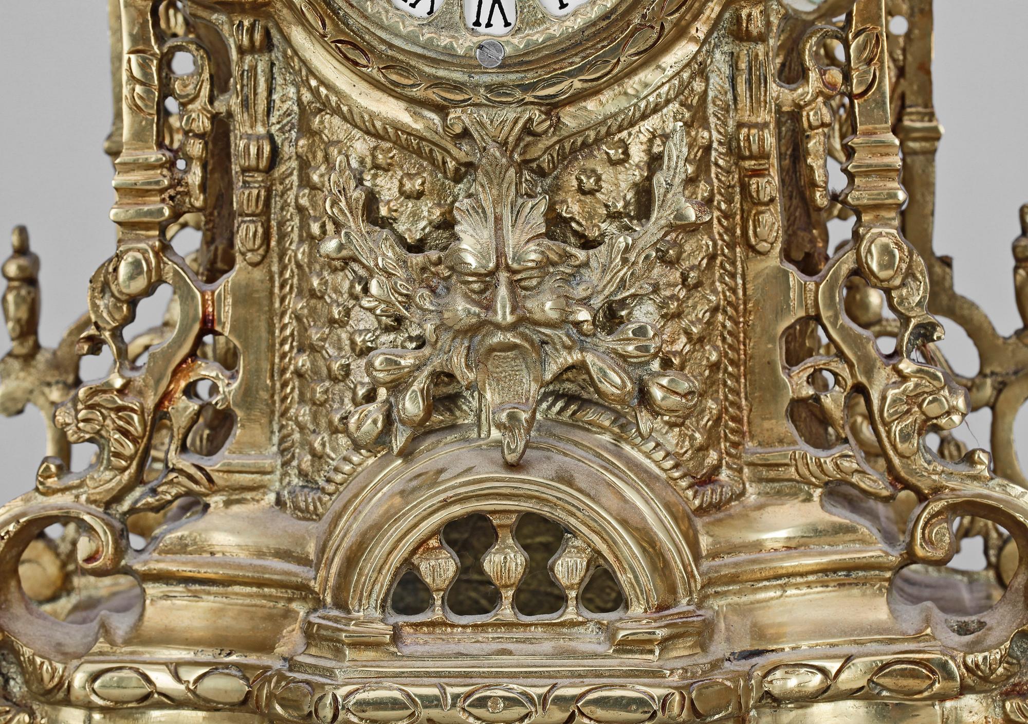 BORDSGARNITYR, mässing, 3 delar, 1800/1900-tal.