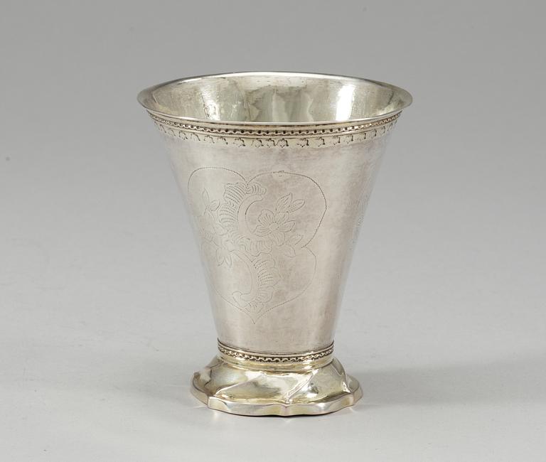 A Swedish silver beaker, makers mark by Nils Grubb, Hudiksvall 1777.