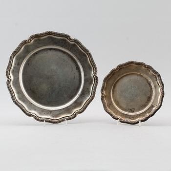 FAT, 2 st, silver, CG Hallberg och K Anderson, 1915/1917. Vikt ca 535 g.