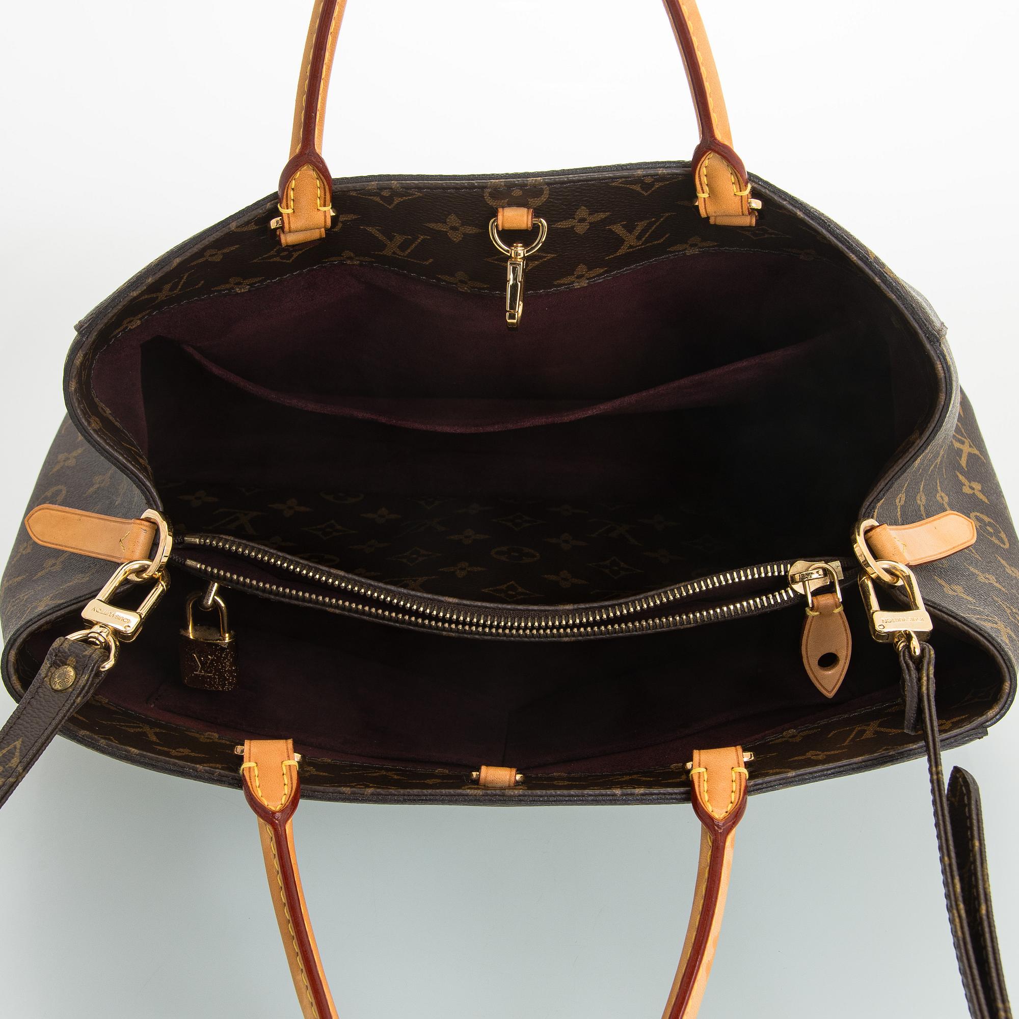 Louis Vuitton, a Monogram Canvas 'Montaigne GM' bag.