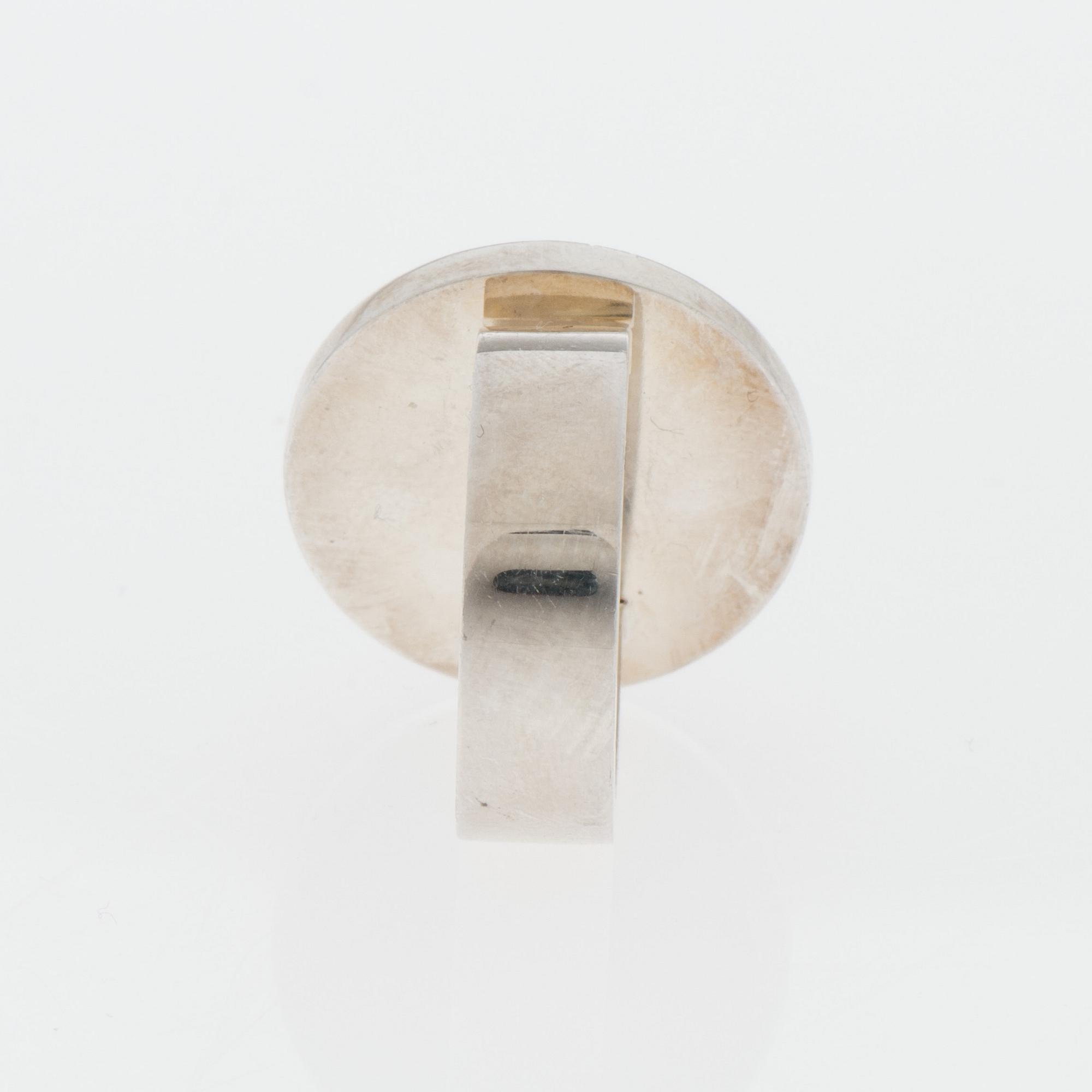 RING, silver. Pekka Piekäinen, Turun Kultaseppä, Åbo 1973.