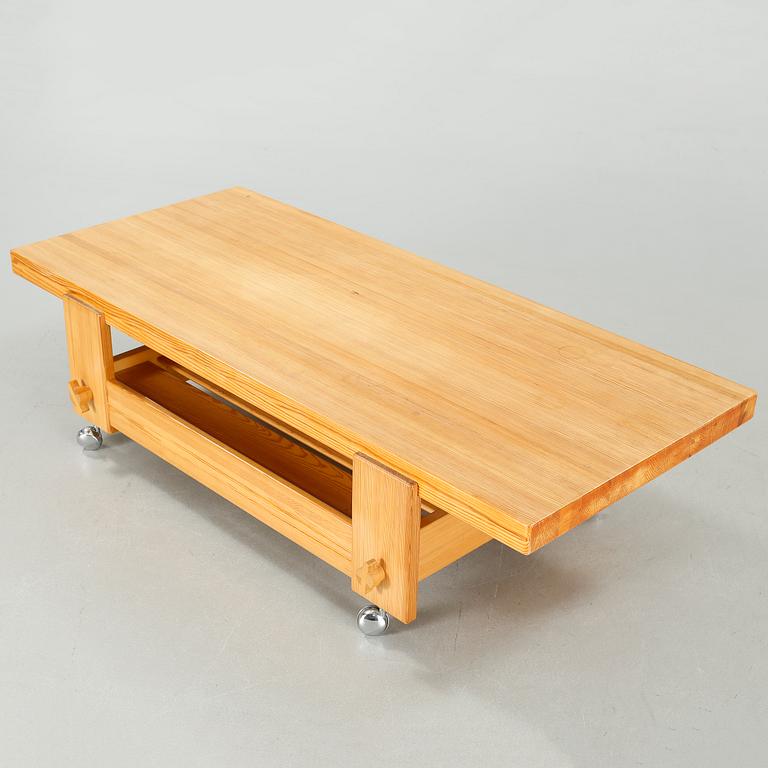 A coffee table by Yngve Ekström, "Kontrapunkt", Swedese, second half of the 20th century.