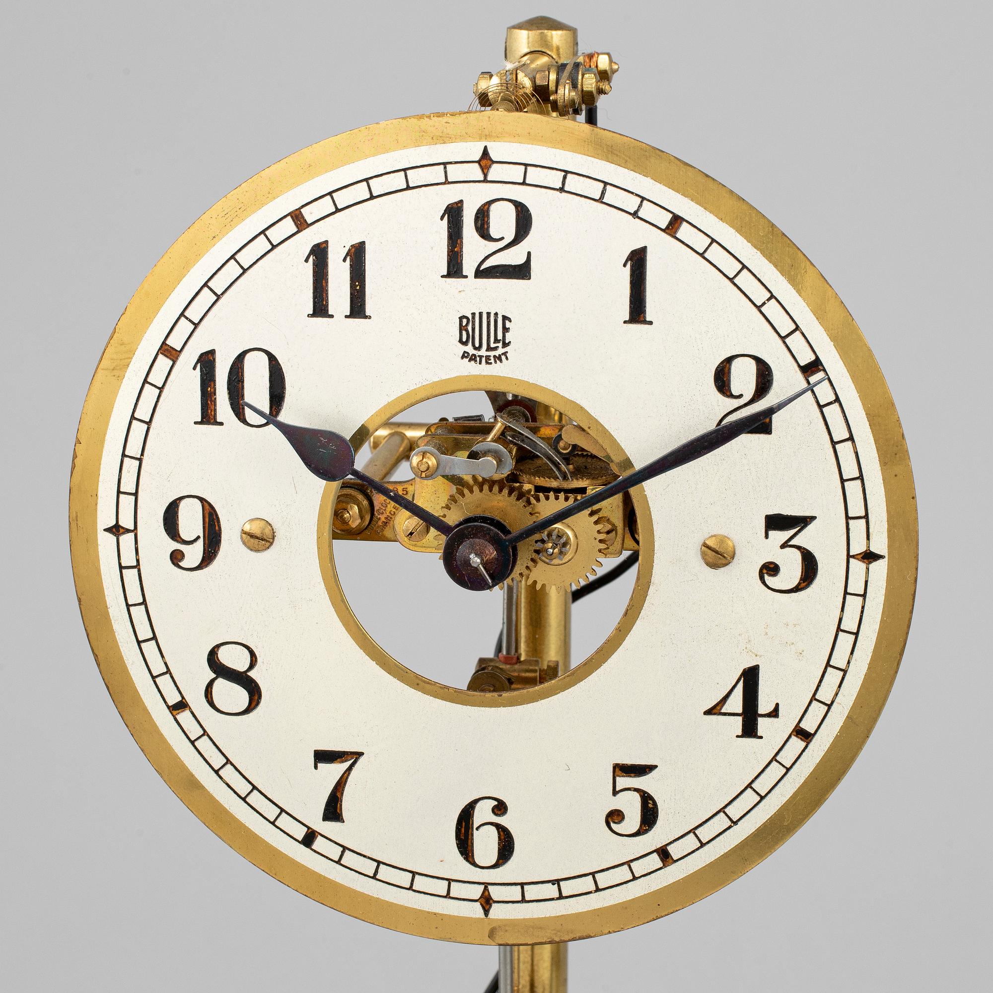 A 20th century table clock.