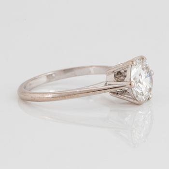 An 18K white gold ring set with a round brilliant-cut diamond 2.08 cts E vvs1.