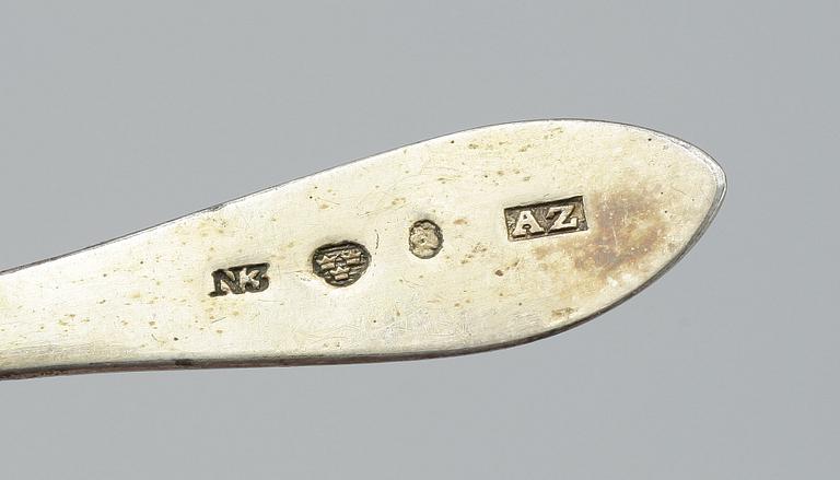 PARTI SILVERBESTICK, 9 delar, flertal mästare, bla Carl Fredrik Olsson i Stockholm. 1800-1900-tal. Tot ca 178 gram.