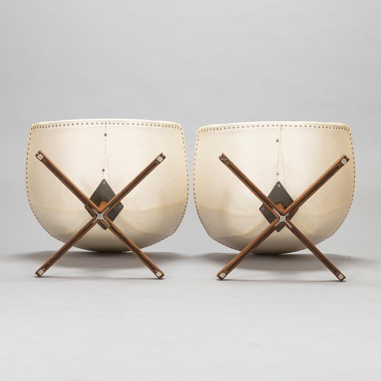 Carl Gustaf Hiort af Ornäs, a pair of 1960s 'Mandarine' armchairs for Puunveisto Oy - Träsnideri Ab, Finland.