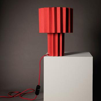 FOLKFORM, "L árt Plisse no 3", bordslampa, Studio Folkform 2022.