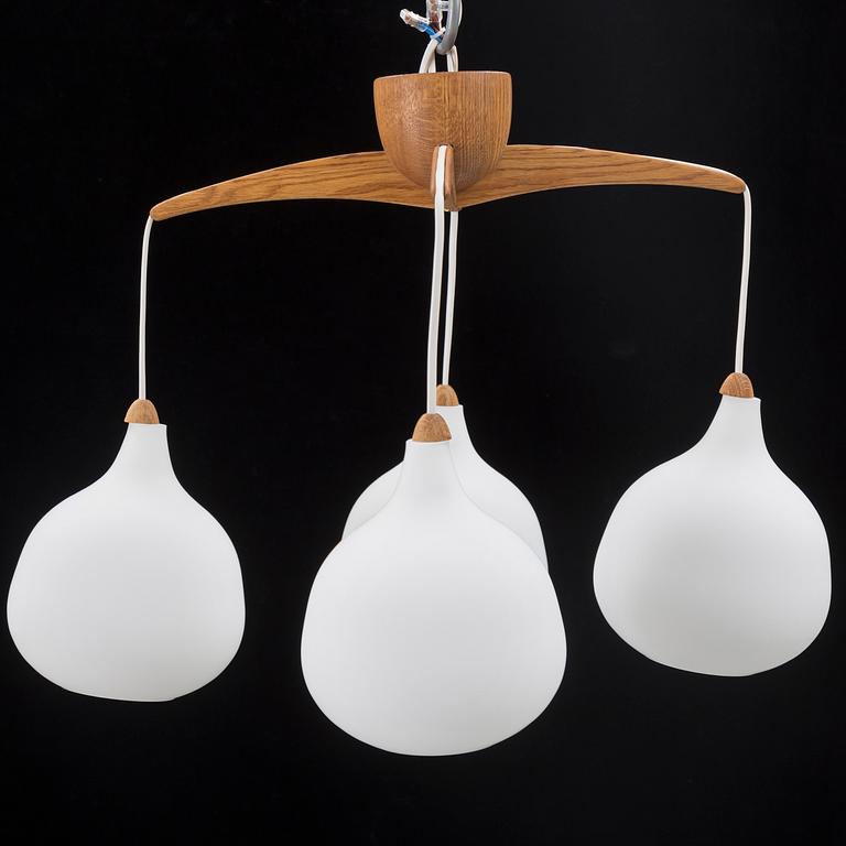 a ceiling light from Luxus Vittsjö.