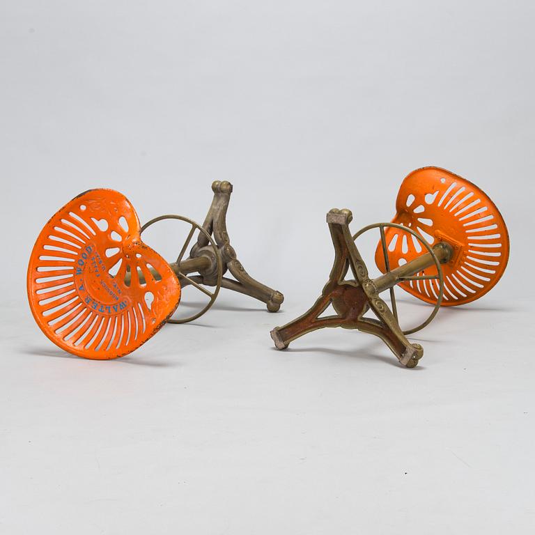 Barstolar, 3 st, Märkta Walter E Wood Hoosick Falls N.Y. U.S.A.