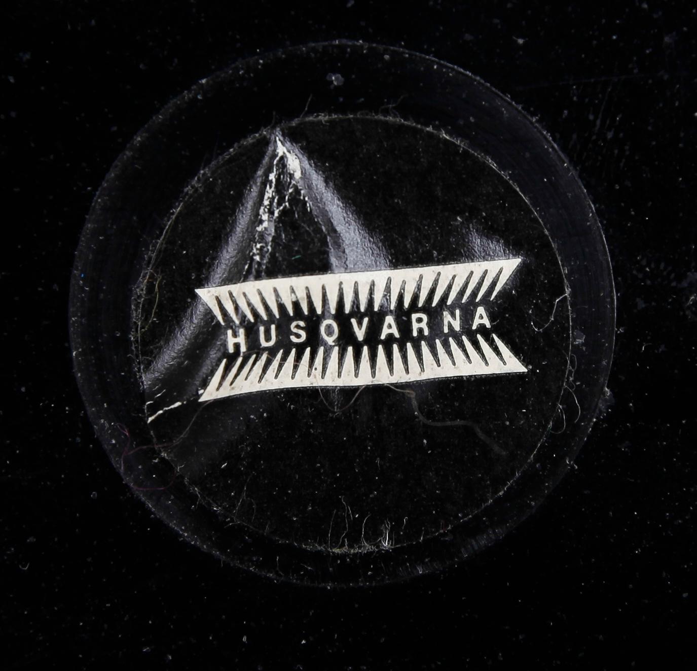 PAPPERSKORG, bakelit och vitmetall, Husqvarna, 1900-talets mitt.