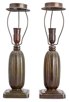 574. JUST ANDERSEN
Bordsarmaturer, 2 st, Danmark 1920-30-tal.