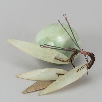 Skulptur, nefrit. Kina, 1900-talets mitt.