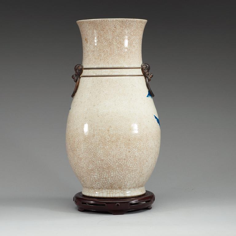 URNA, porslin. Sen Qing dynastin, omkring 1900.