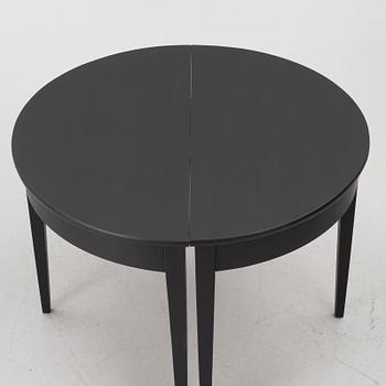 Dining table, early 20th century.