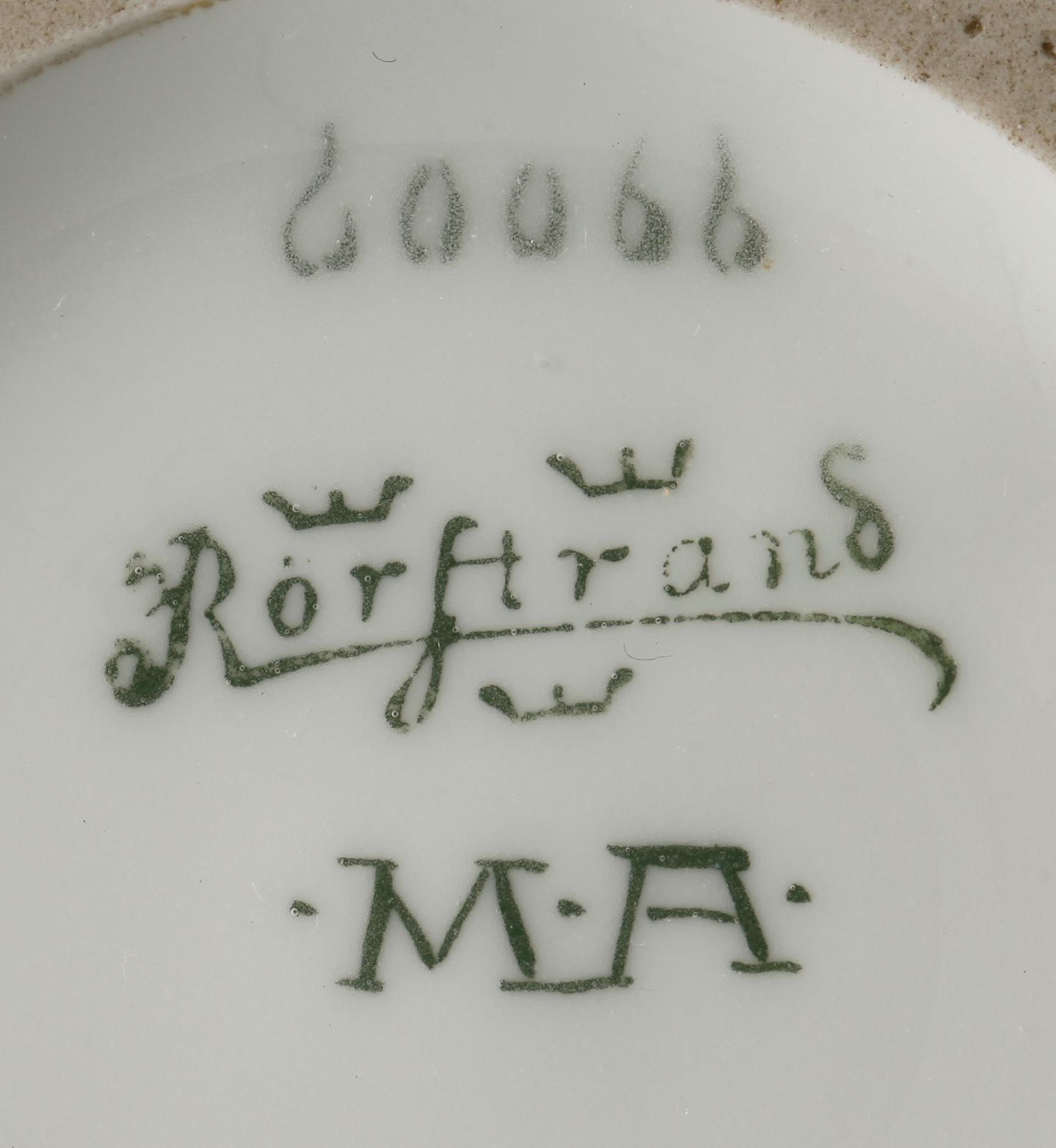 VASER, 2 st, porslin, jugend, Astrid Ewerlöf resp Mela Anderberg, Rörstrand tidigt 1900-tal.