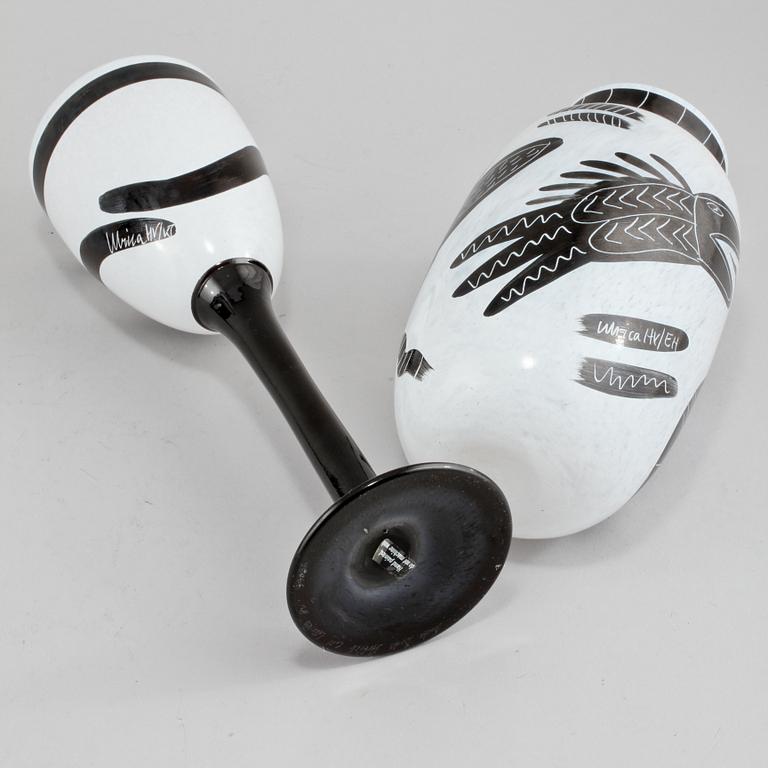 VINGLAS, 6 st, samt VAS, Ulrica Hydman-Vallien, Kosta Boda, signerade. 1900-talets senare del.