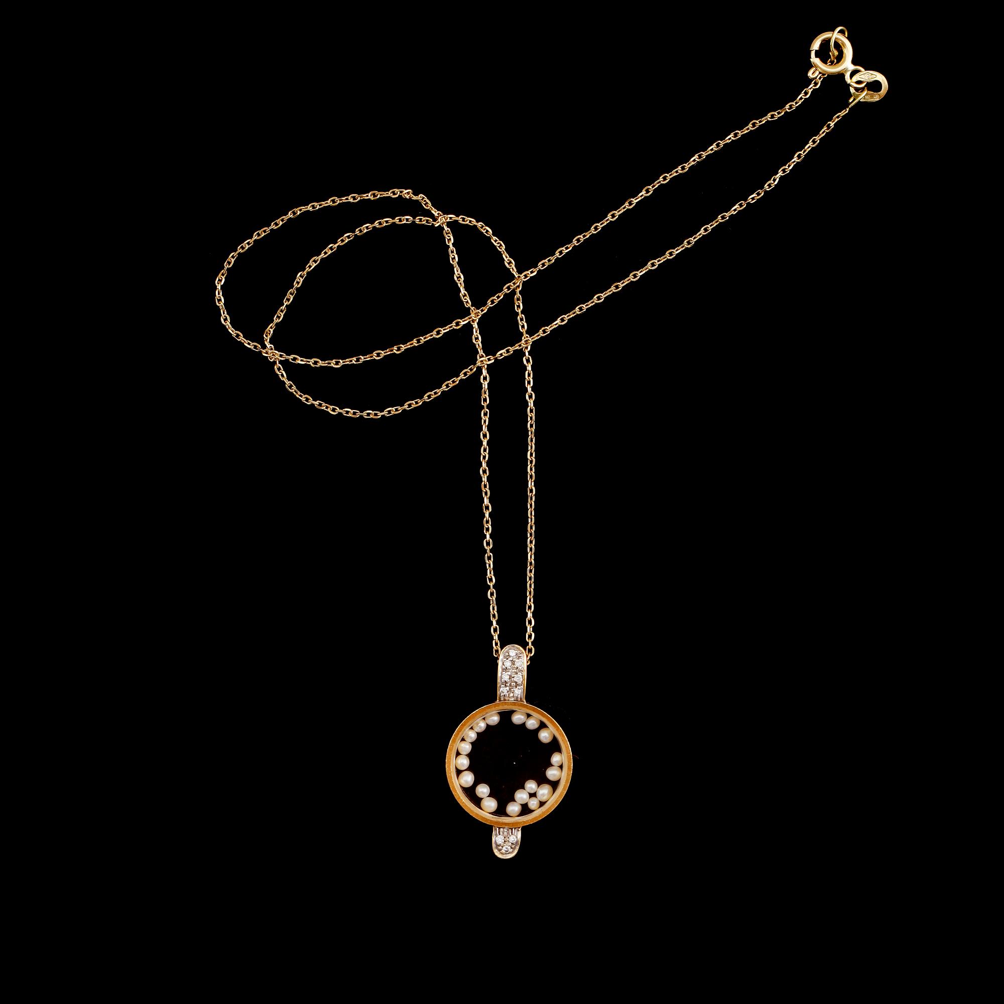 HÄNGE, 18 k guld, pärlor, briljantslipade diamanter tot ca 0.12 ct.