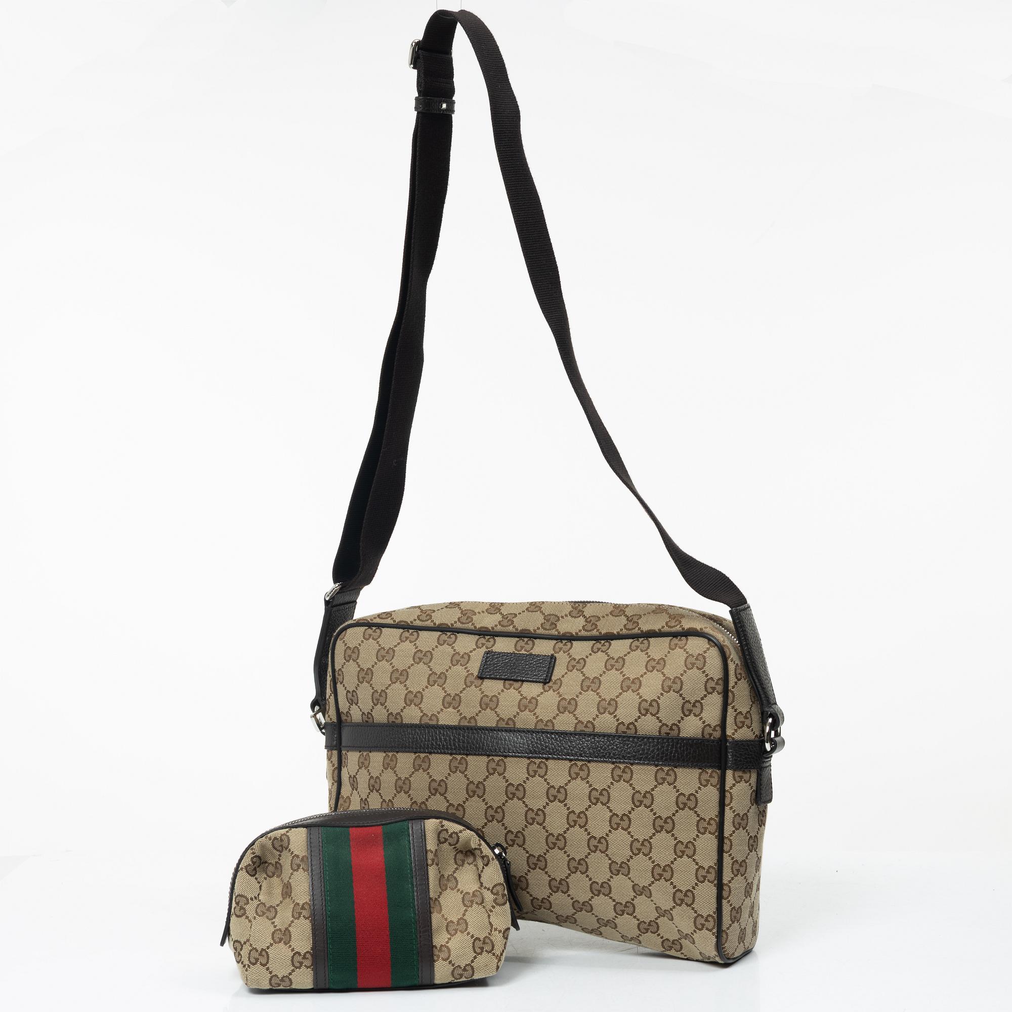 Gucci, bag, "Messenger bag" and toiletry bag.