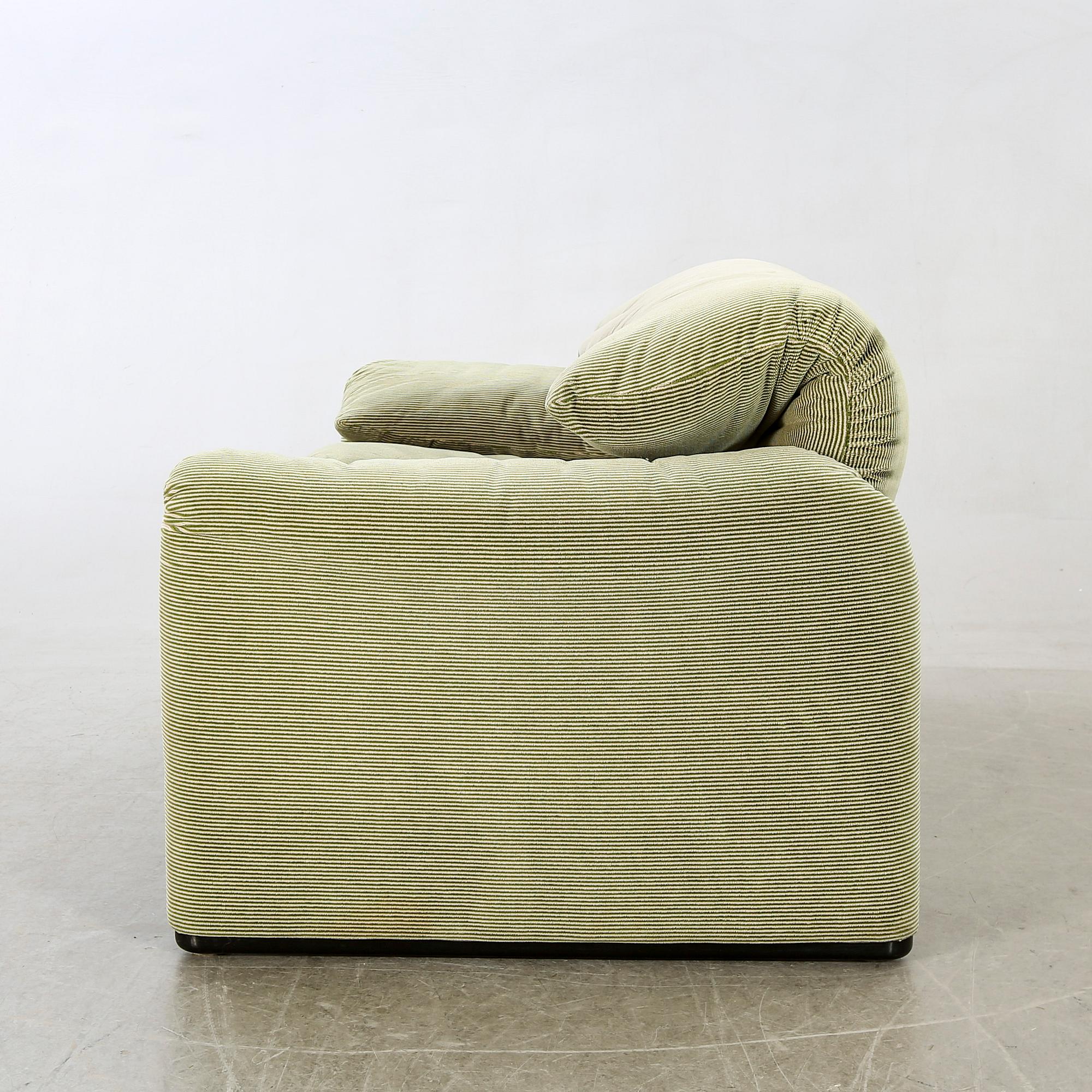 VICO MAGISTRETTI, Sofa "Maralunga", Cassina, Italy.