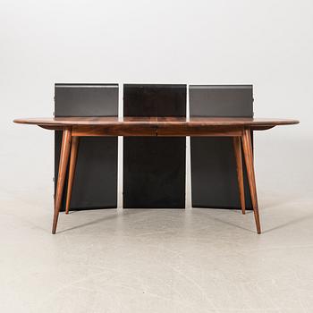 Nissen & Gehl, dining table, "Naver point" model 9942, period piece.