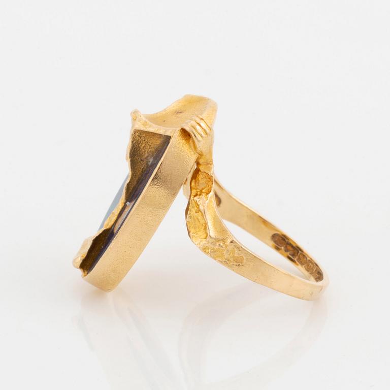 Lapponia ring design Björn Weckström 18K guld med opal.