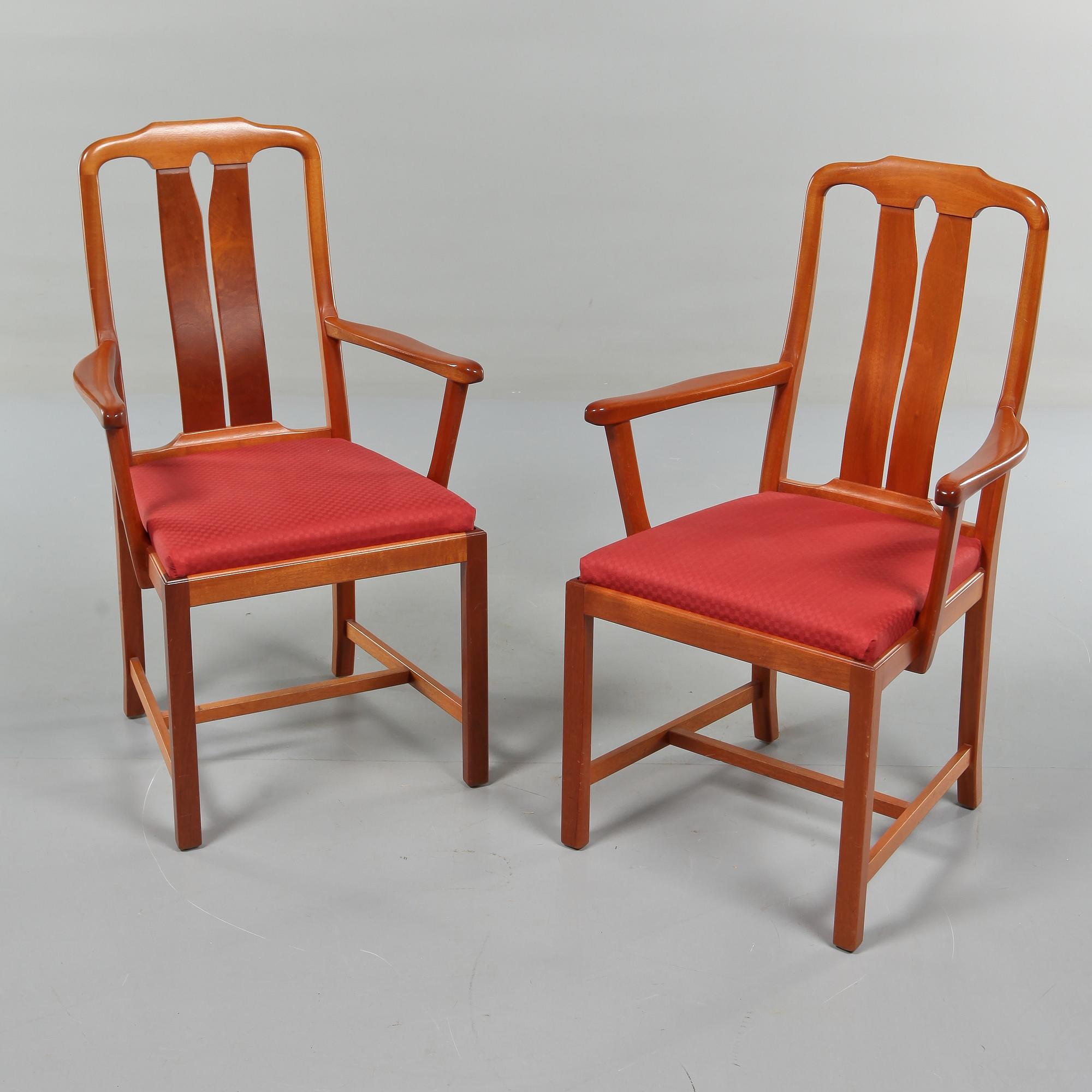 KARMSTOLAR, ett par, "Ambassadör", Carl Malmsten, Rydéns Interiör, tillverkade 1985.