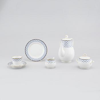 29 pieces of porcelain tableware by Jackie Lynd/Louise Adelborg for Rörstrand, model "Prince"/"Nationalservisen".