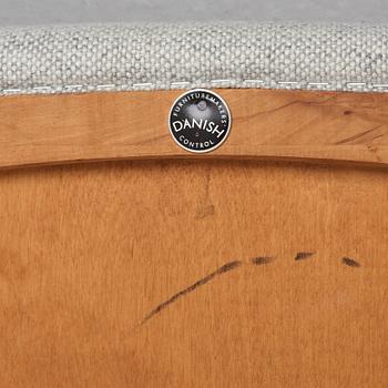Hans J. Wegner, fåtölj samt fotpall, "Bamse", AP-stolen, Danmark.