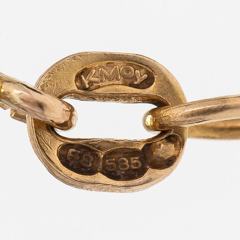 Necklace with a pearl pendant in 14K gold. Finnish hallmarks from 1976 and 1983.